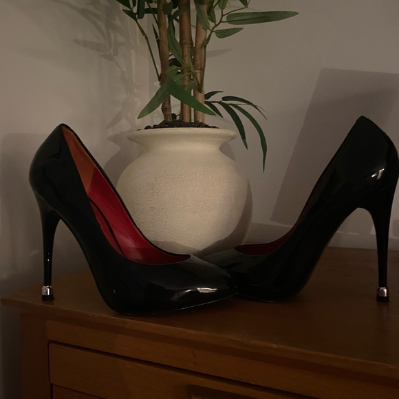 Charles Jourdan authentic black patent pumps sz 6 - Picture 5 of 6